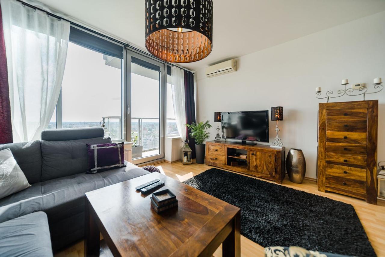 Comfy Condo On The 20Th Floor & Free Parking Bratislava Luaran gambar