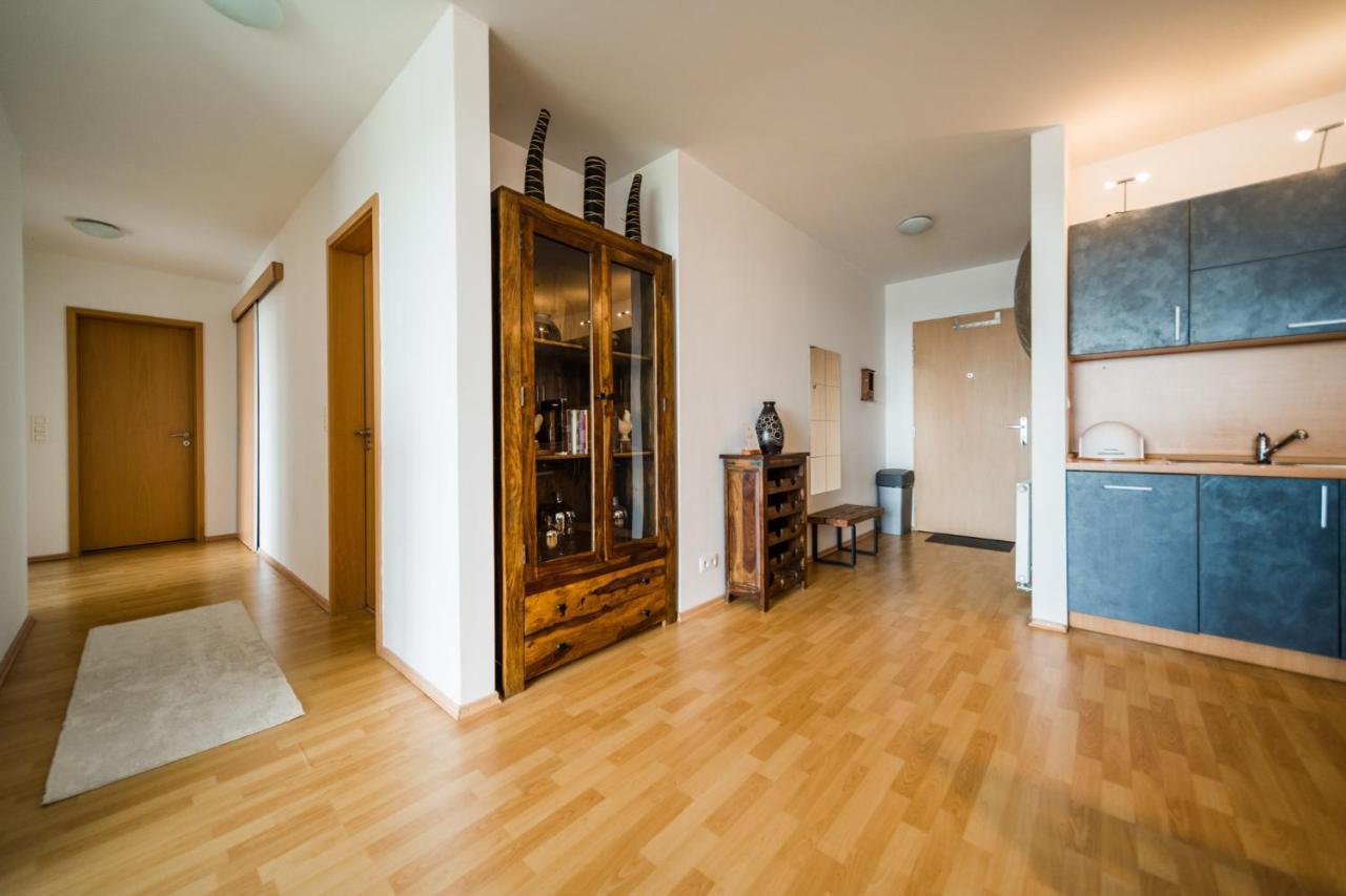 Comfy Condo On The 20Th Floor & Free Parking Bratislava Luaran gambar