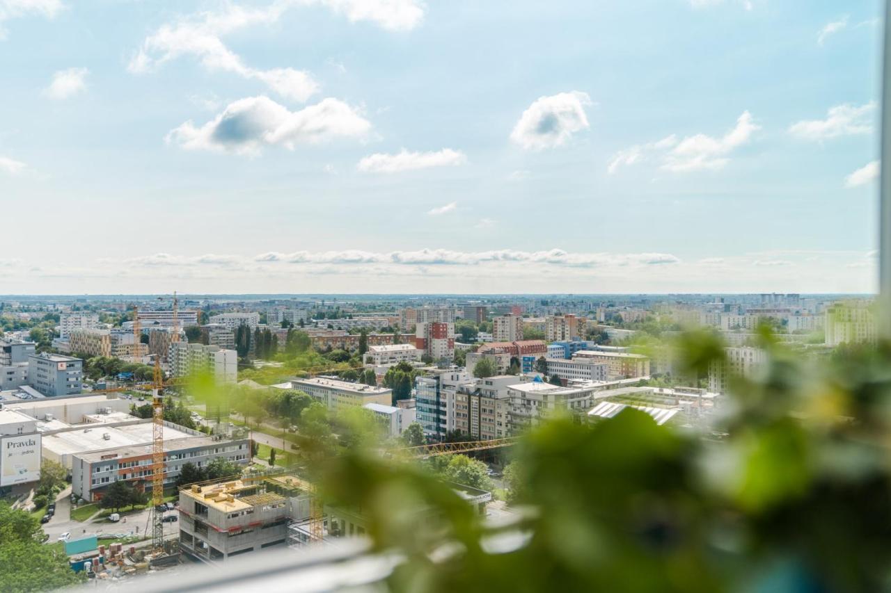 Comfy Condo On The 20Th Floor & Free Parking Bratislava Luaran gambar