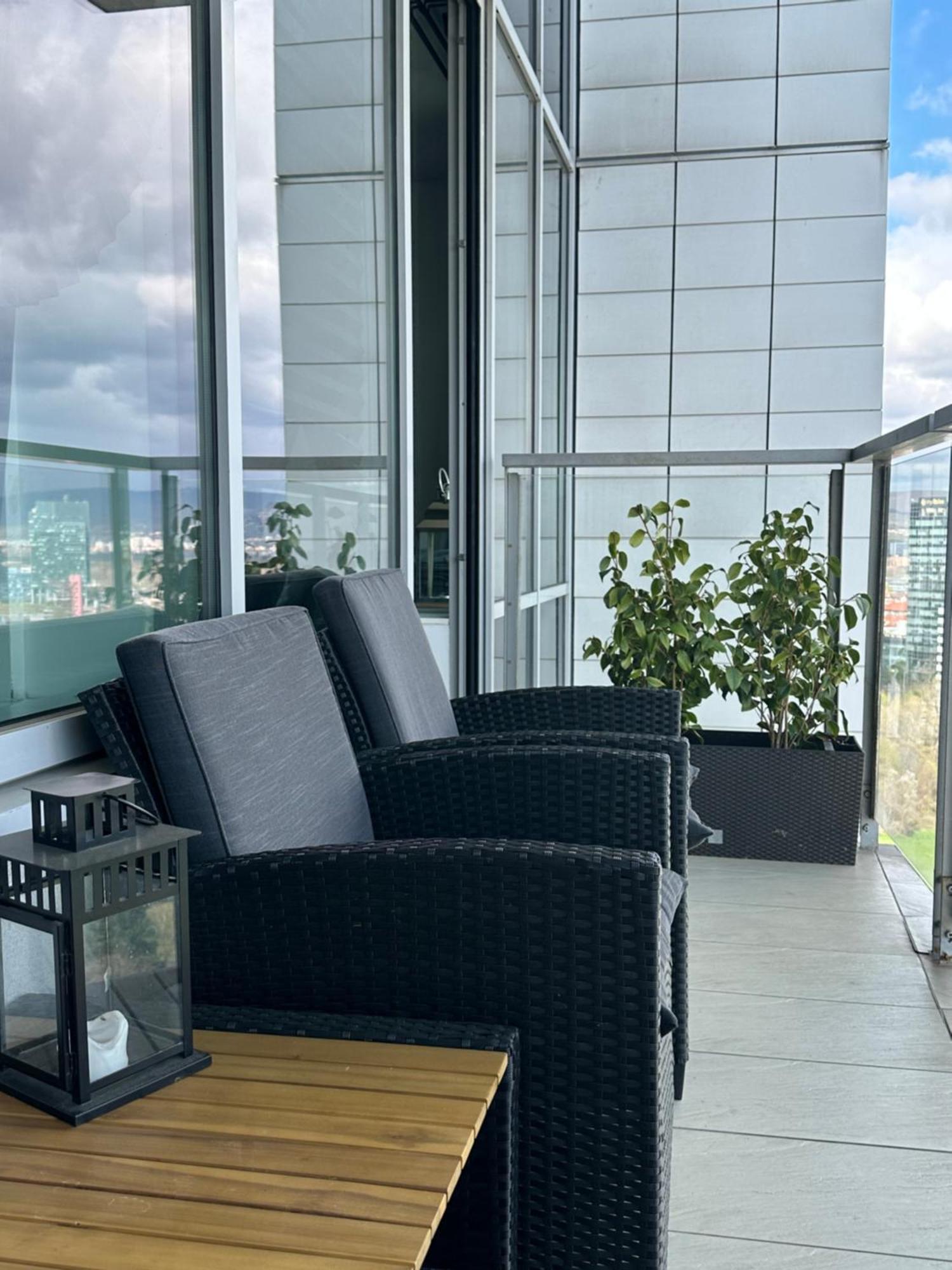 Comfy Condo On The 20Th Floor & Free Parking Bratislava Luaran gambar